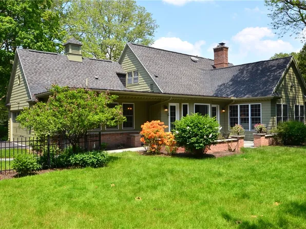 307 Allens Creek Rd, Rochester, NY 14618