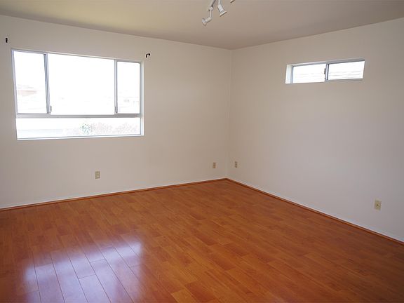 3rd image of 92 Fairlawn Ave