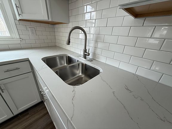 4th image of 4089 Willow St