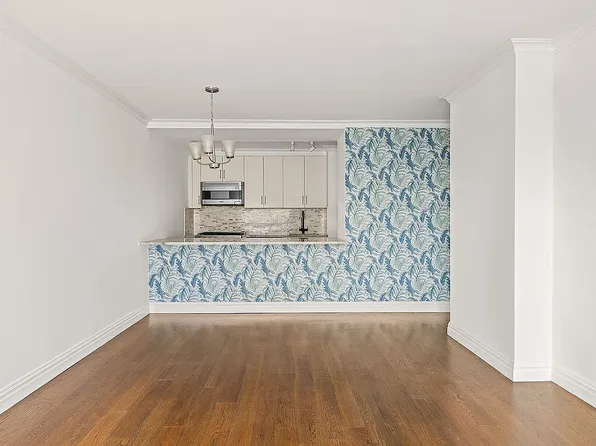 625 Main St APT 643, New York, NY 10044