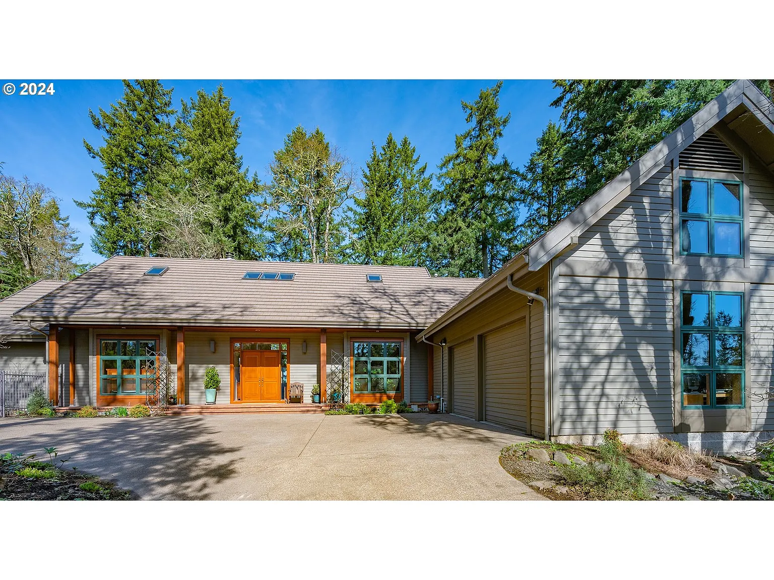 2405 Blacktail Dr photo 1