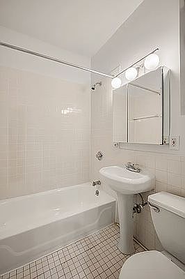 5th image of 316 Mott St APT 1E