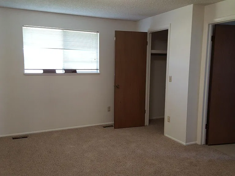 4944 N Decatur Dr — Photo 9