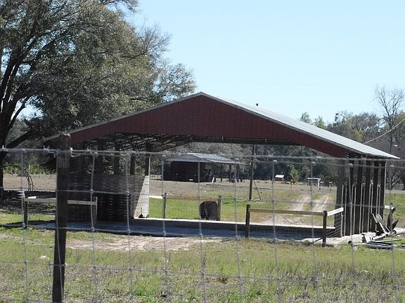 3rd image of 566 NE Magnolia