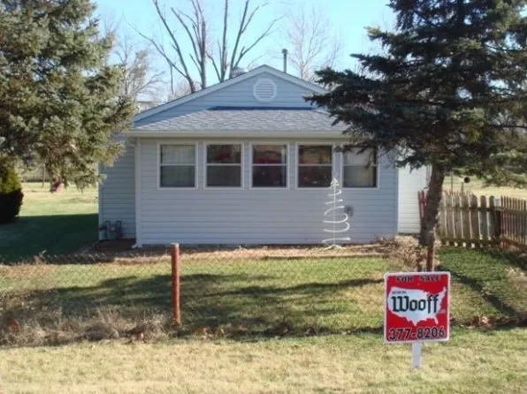304 Fairway Dr, Moro, IL 62067