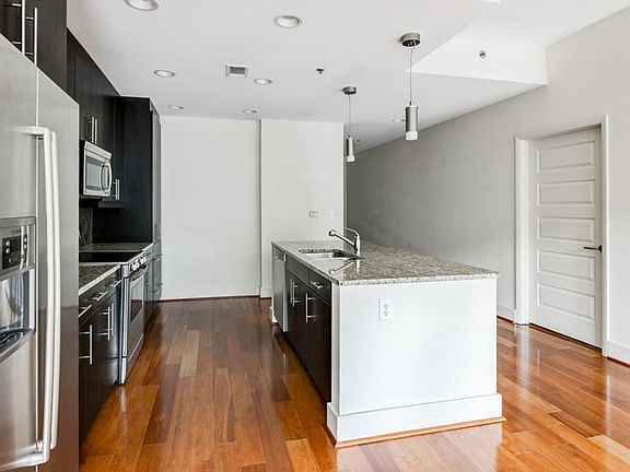 5th image of 1080 Peachtree St NE #604