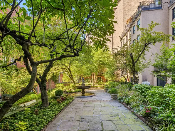 157 East 65th Street image 4 of 27