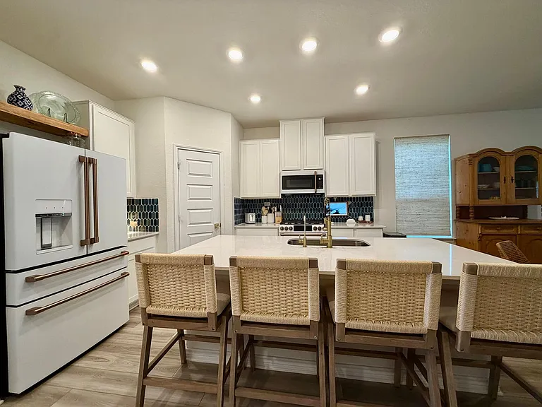 5024 Galvan Mnr — Photo 9