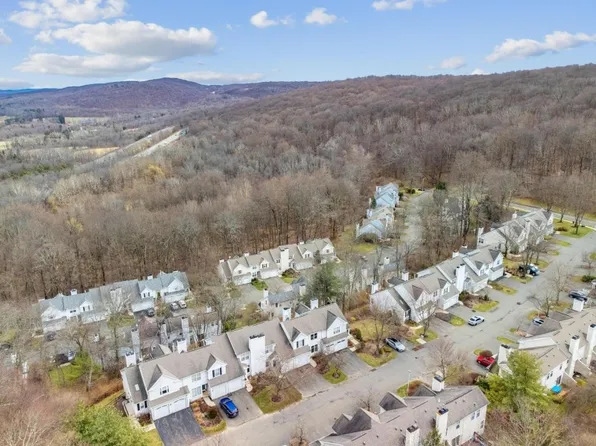 24 Rainier Ct, Allamuchy Twp., NJ 07840