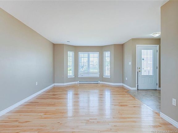 5th image of 153 Ivy Rd