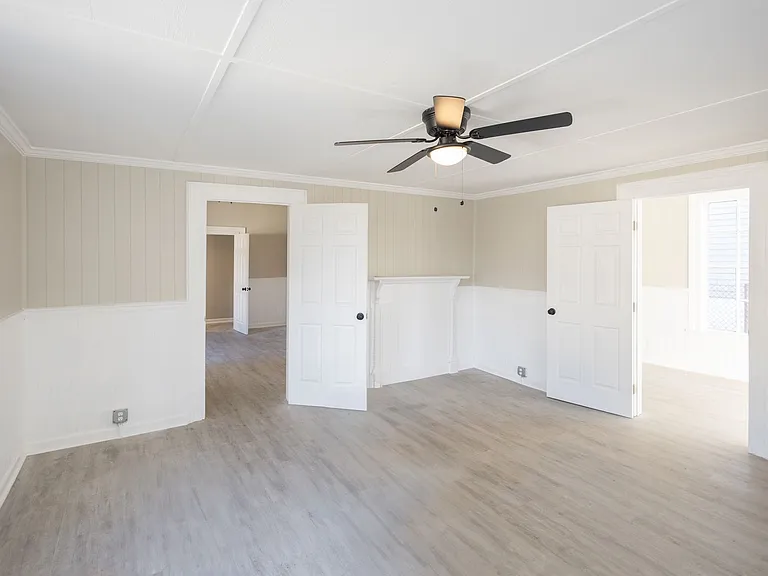 205 W Cherry St — Photo 22