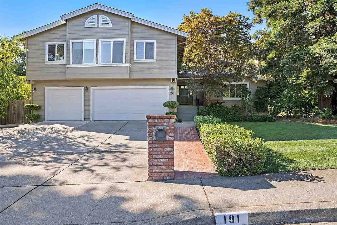 191 Remington Dr photo 1