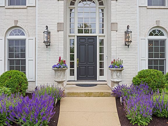 5th image of 1110 Fox Glen Dr