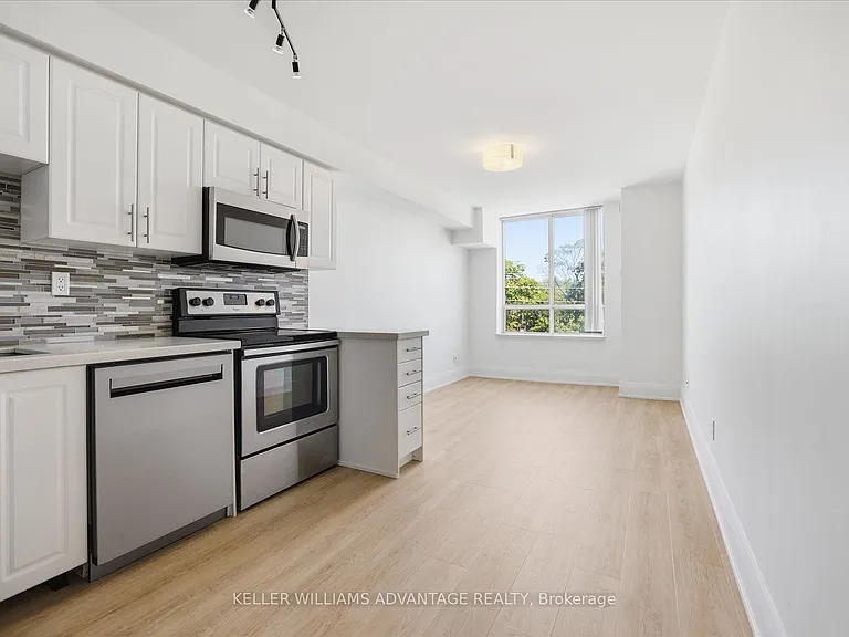 1733 Queen St E #415 — Photo 13