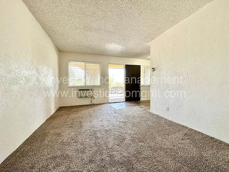 Villa — Photo 2