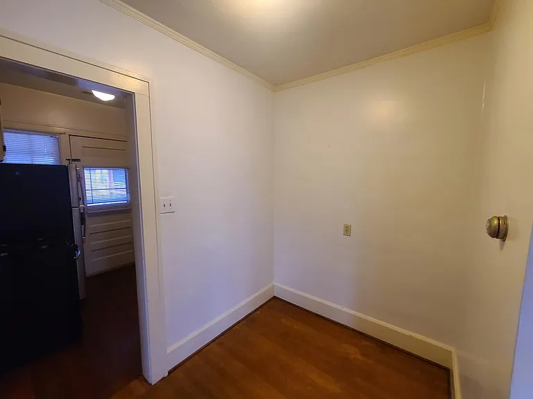 4814 Woodland Ave — Photo 10