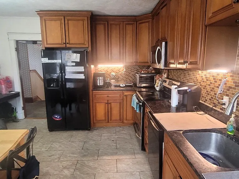 30 Lyman St #B — Photo 28
