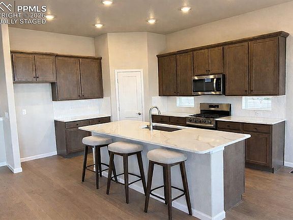 7th image of this home