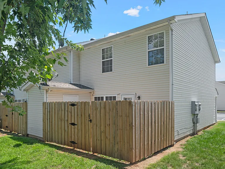 426 Arapaho Dr — Photo 34