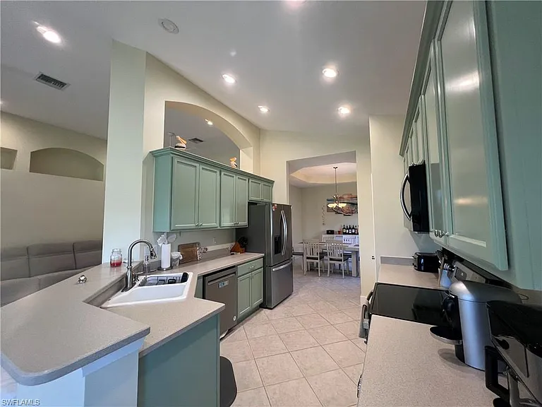 6809 Ascot Dr #201 — Photo 12