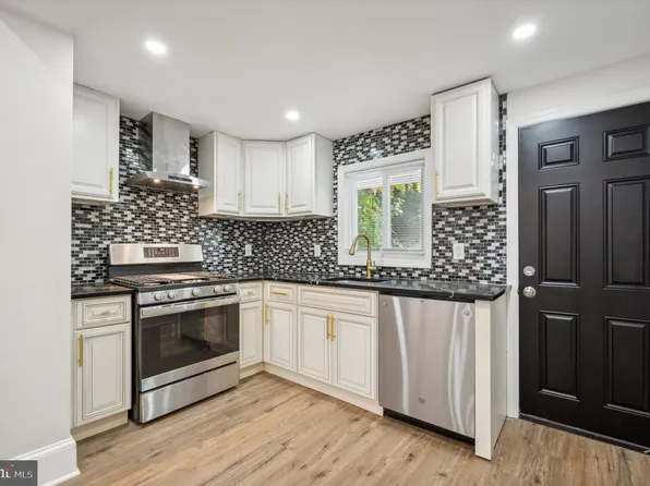 2406 W Cumberland St, Philadelphia, PA 19132