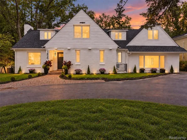 1496 Chesterfield Ave, Birmingham, MI 48009