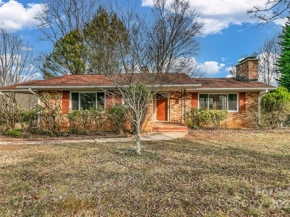 7 Israel Rd, Candler, NC 28715