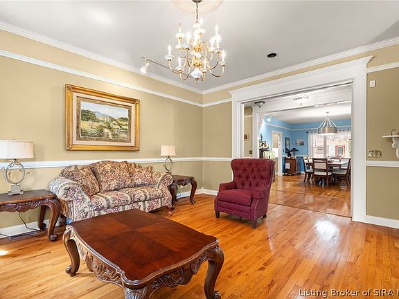 3rd image of 516 E Chestnut Street