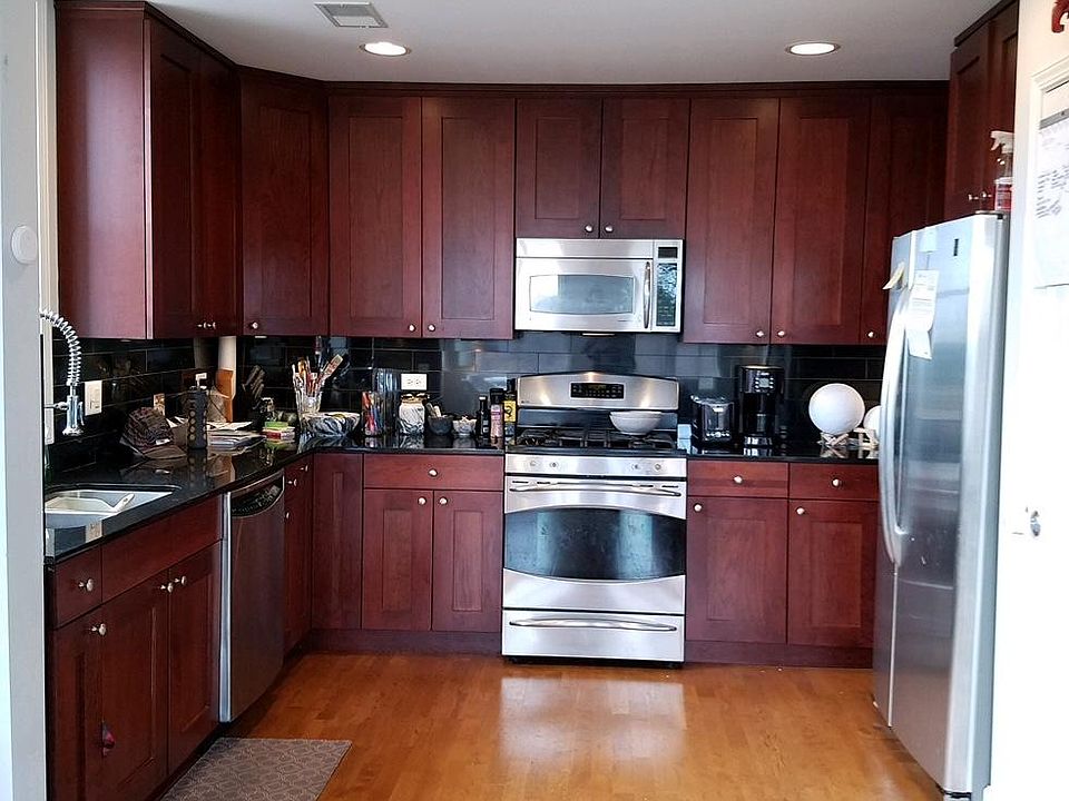 1st image of 2622 W Diversey Ave APT 301