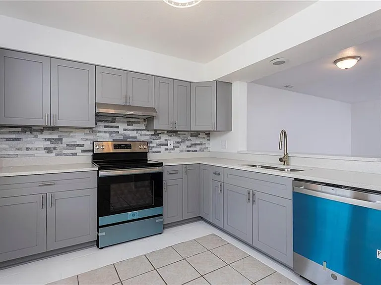 5684 Campus Dr — Photo 6