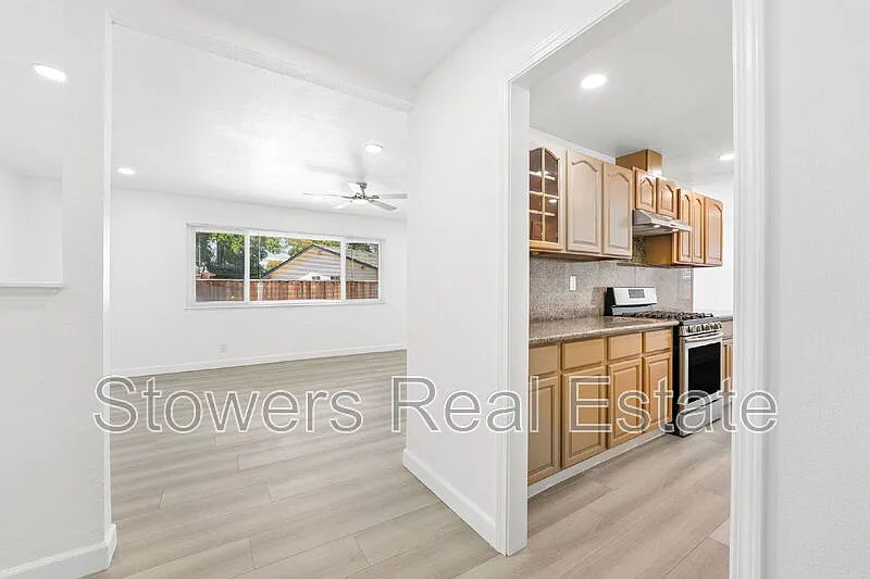 3 bed, 2.0 bath, 1424 sqft, $4,495 — Photo 3