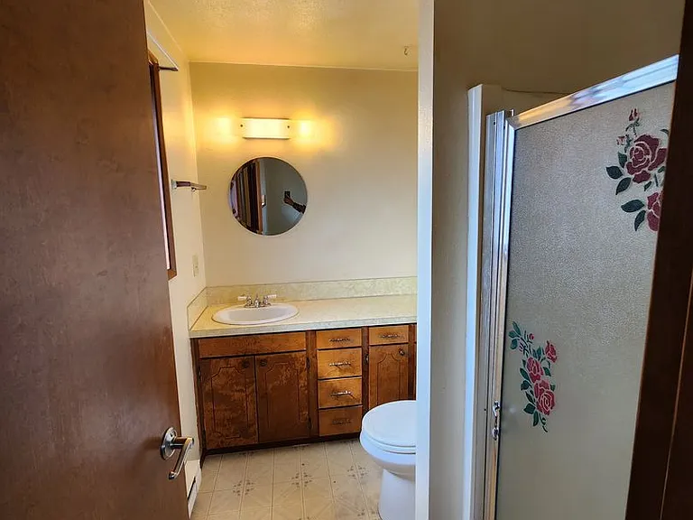 2412 Eureka Ave — Photo 16