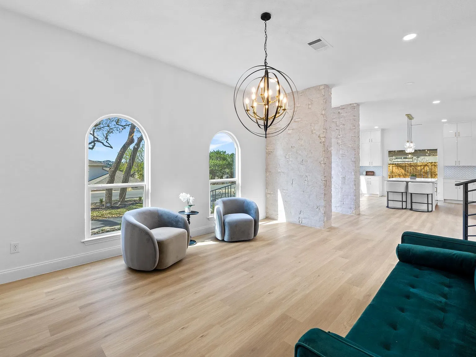 4 bed, 4.0 bath, 3774 sqft, $3,495 — Photo 4