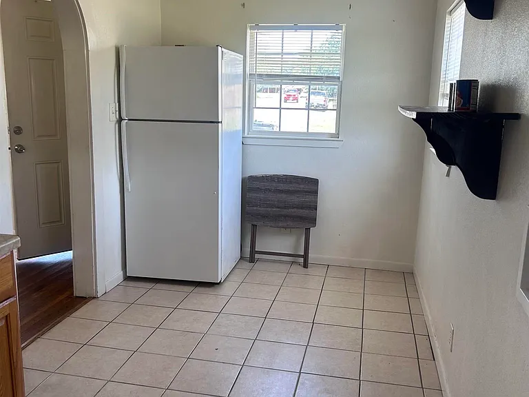 1140 Covington St — Photo 12