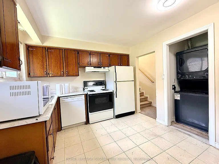 77 Porterfield Rd — Photo 7