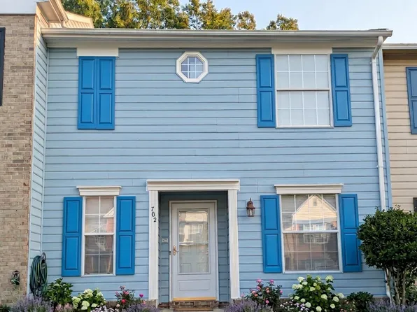 702 Wind Ridge Dr, Stafford, VA 22554