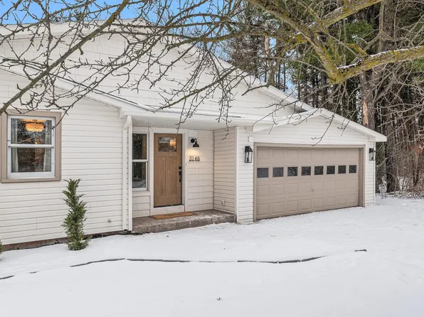 3148 College Terrace Ct, Traverse City, MI 49684