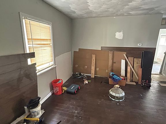 4th image of 7205 Calvin Ave