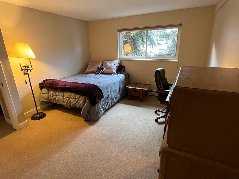 1390 Claremont Dr — Photo 11