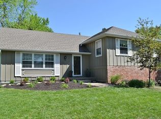 2404 W 104th St, Leawood, KS 66206