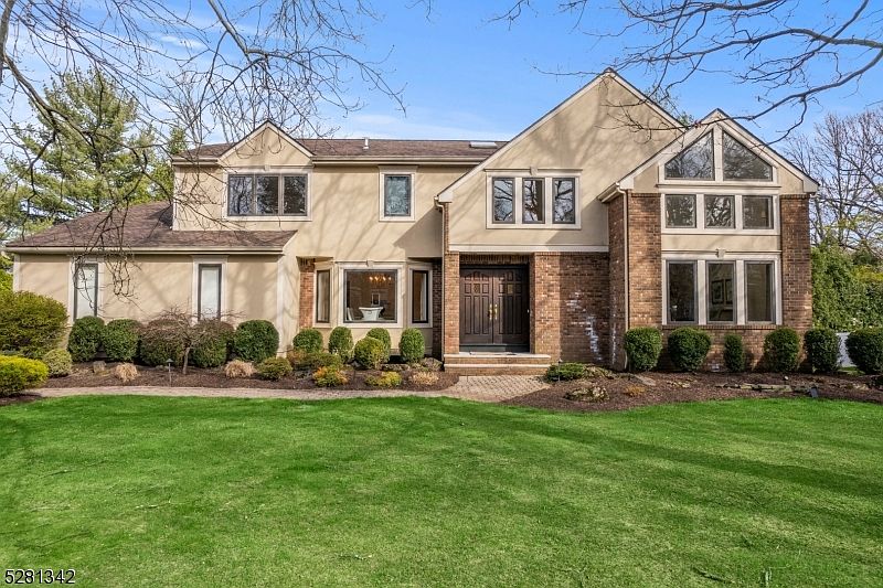 1st image of 22 Rose Ave