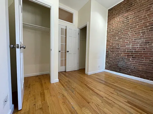 Rented by HOLTON REAL ESTATE INC. | media 16