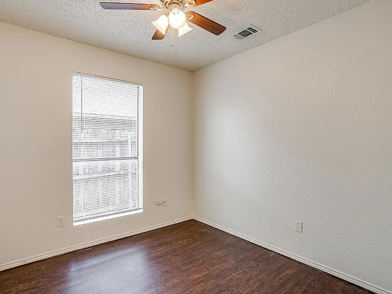 10265 Aurora Dr — Photo 8