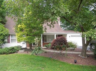 71 Maxwell Ln, Manalapan, NJ 07726