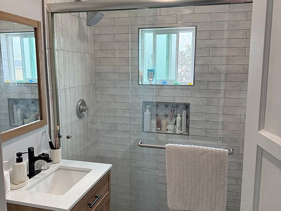 5th image of 861-867 Diamond St #865