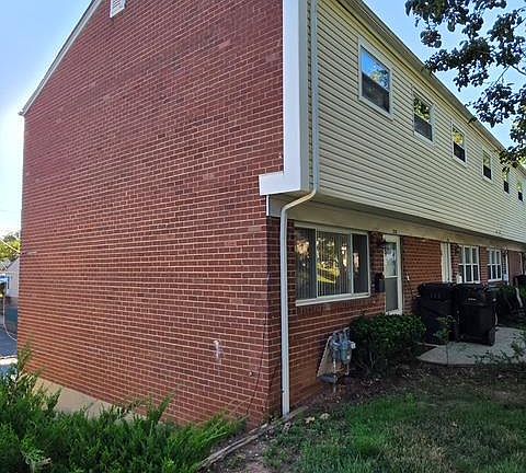4th image of 238 Inza St