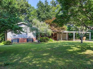 5909 Stoneleigh Rd, Knoxville, TN 37912