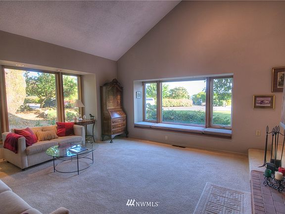 5th image of 3043 Old Port Lane NW