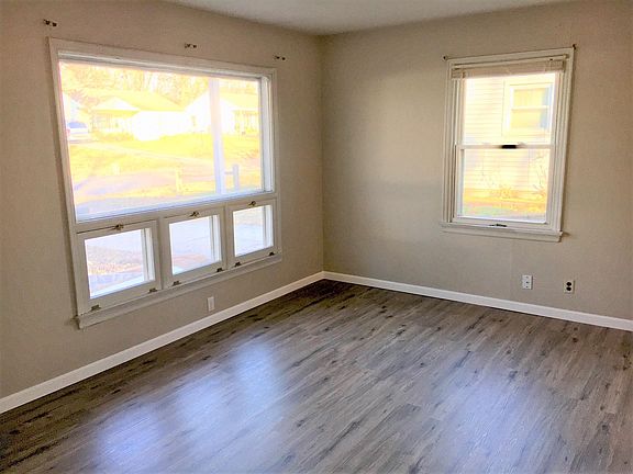 2nd image of 320 Brackleigh Ln