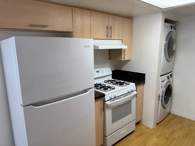 1305 Stanley Ave #11 — Photo 11